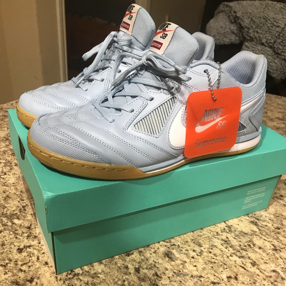 SUPREME x NIKE SB GATO